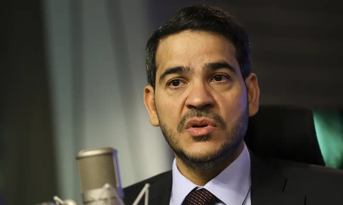 AGU pede que Gilmar reconsidere decisão sobre impeachment de ministros - Deixa eu te falar