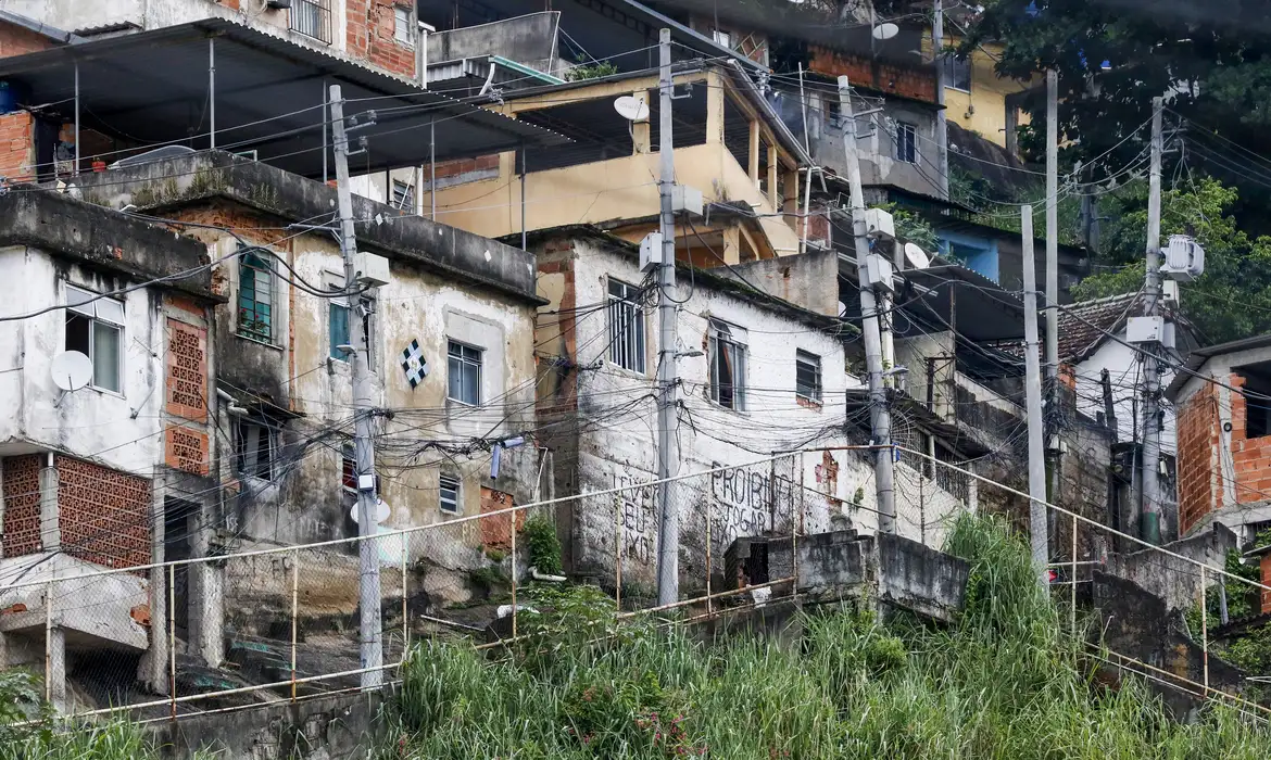 Universidades vão engajar favelas em estudo sobre crise climática - Meio Ambiente