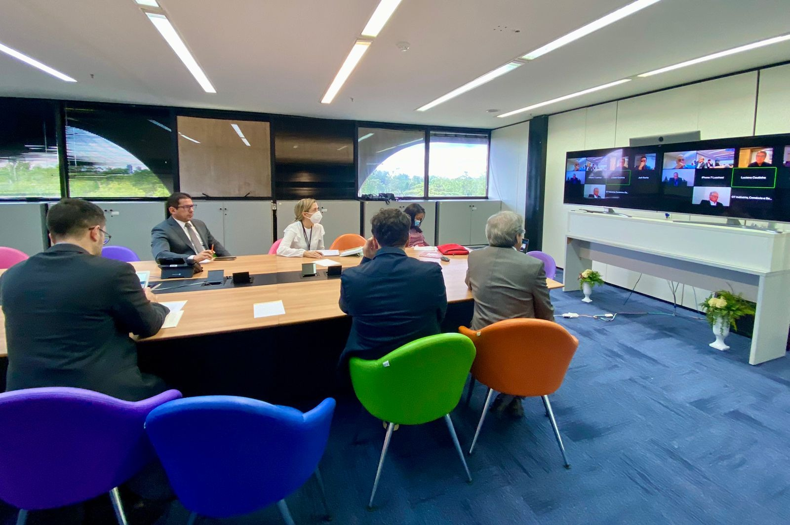 Marcelo Ramos denuncia grave desindustrialização e desmonte orçamentário do setor no país - Deixa eu te falar