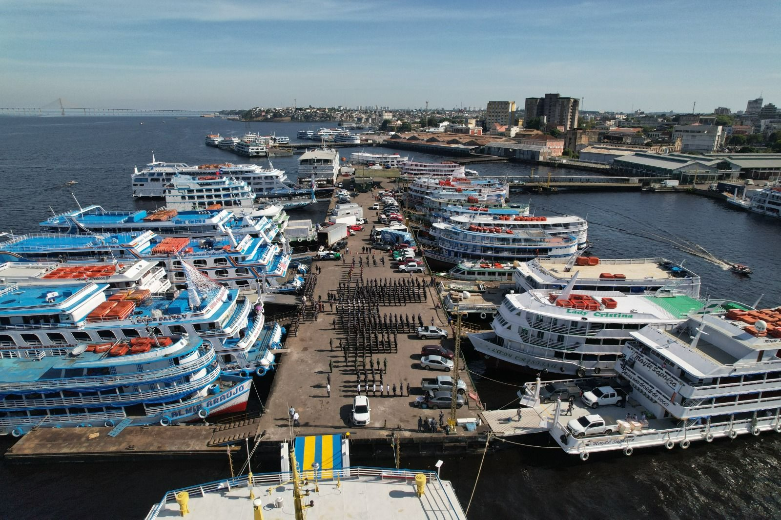 Polícia Militar embarca com grande efetivo para reforçar segurança durante 56° Festival Folclórico de Parintins - Deixa eu te falar