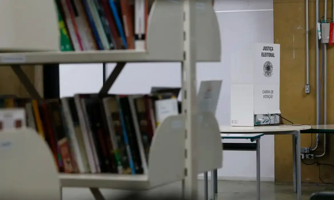 Prazo para justificar ausência no segundo turno vai até 7 de janeiro - Deixa eu te falar